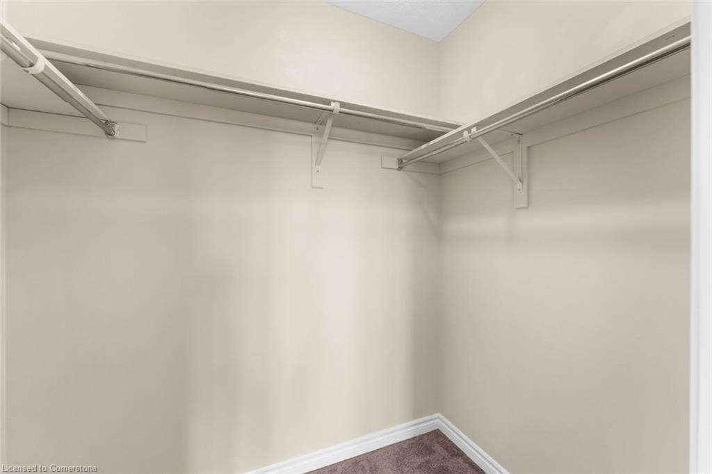 25 Todd Crescent W Property Photo 17