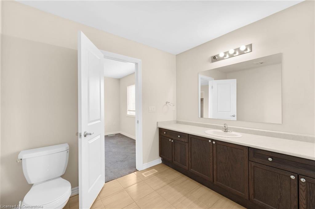 25 Todd Crescent W Property Photo 20