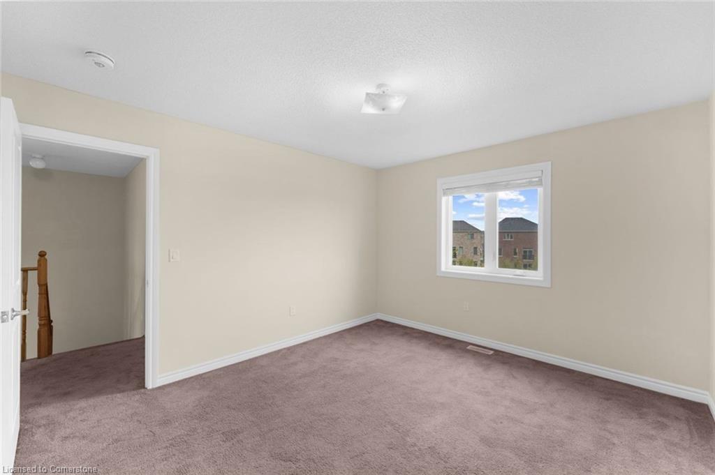 25 Todd Crescent W Property Photo 22