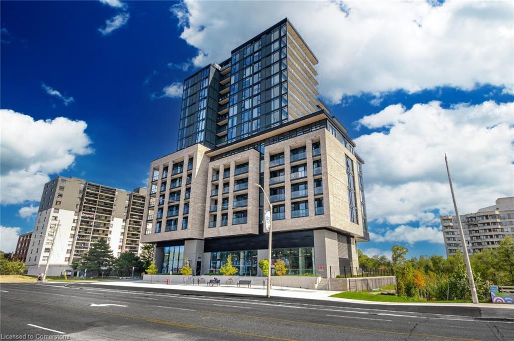 718-86 Dundas Street E