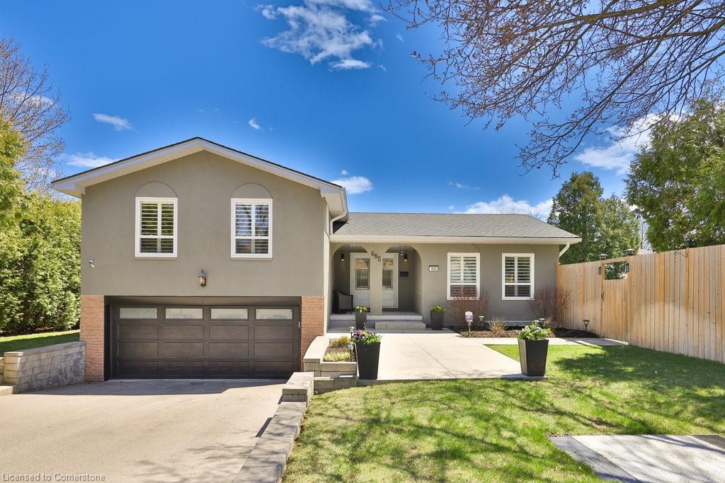 685 Castleguard Crescent Property Photo
