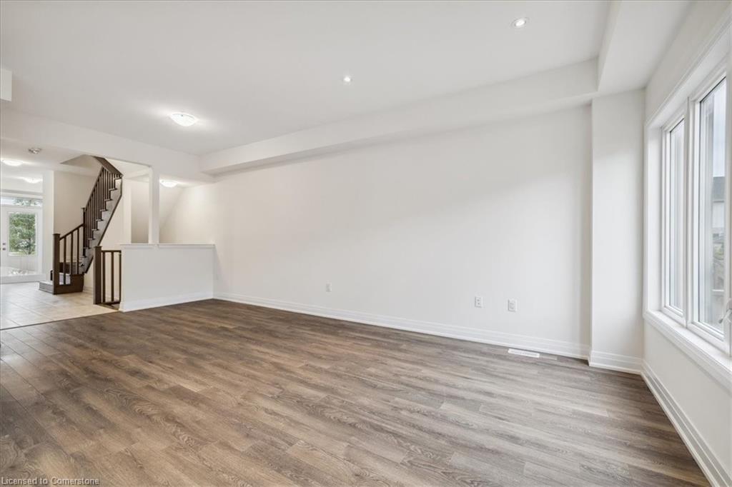 64 Cosmopolitan Common Property Photo 9