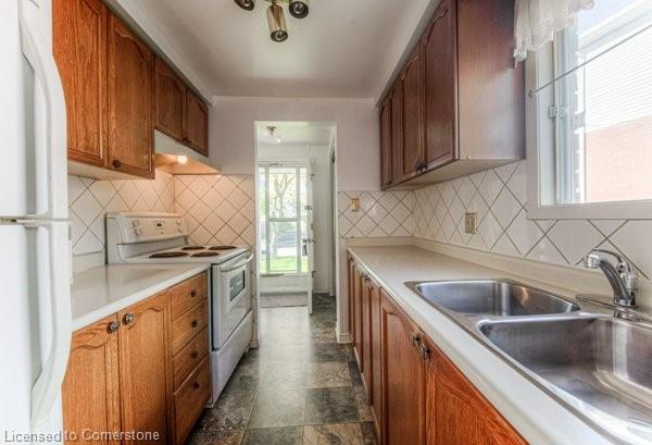 10 Catalina Court Property Photo 4