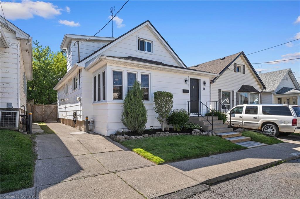 39 Richmond Avenue Property Photo 1