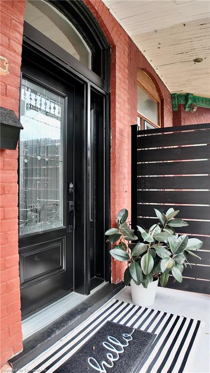81 Murray Street E Property Photo 4