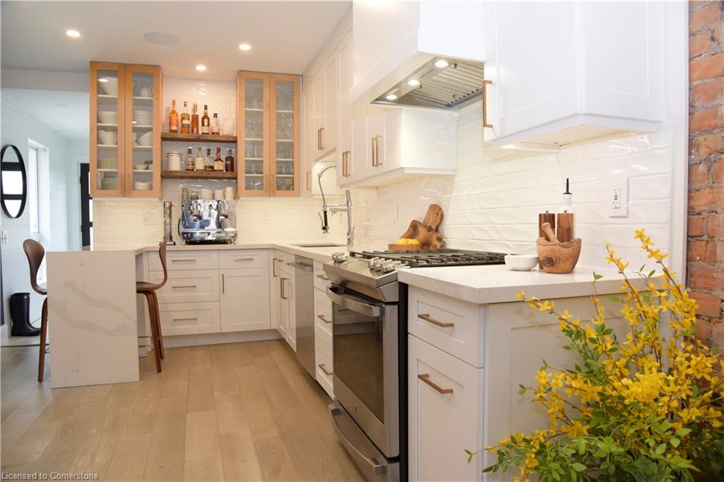 81 Murray Street E Property Photo 24