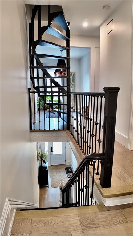 81 Murray Street E Property Photo 31