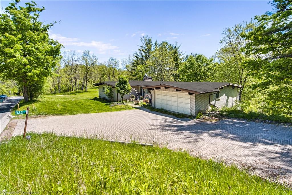 932 Old Dundas Road Property Photo 4