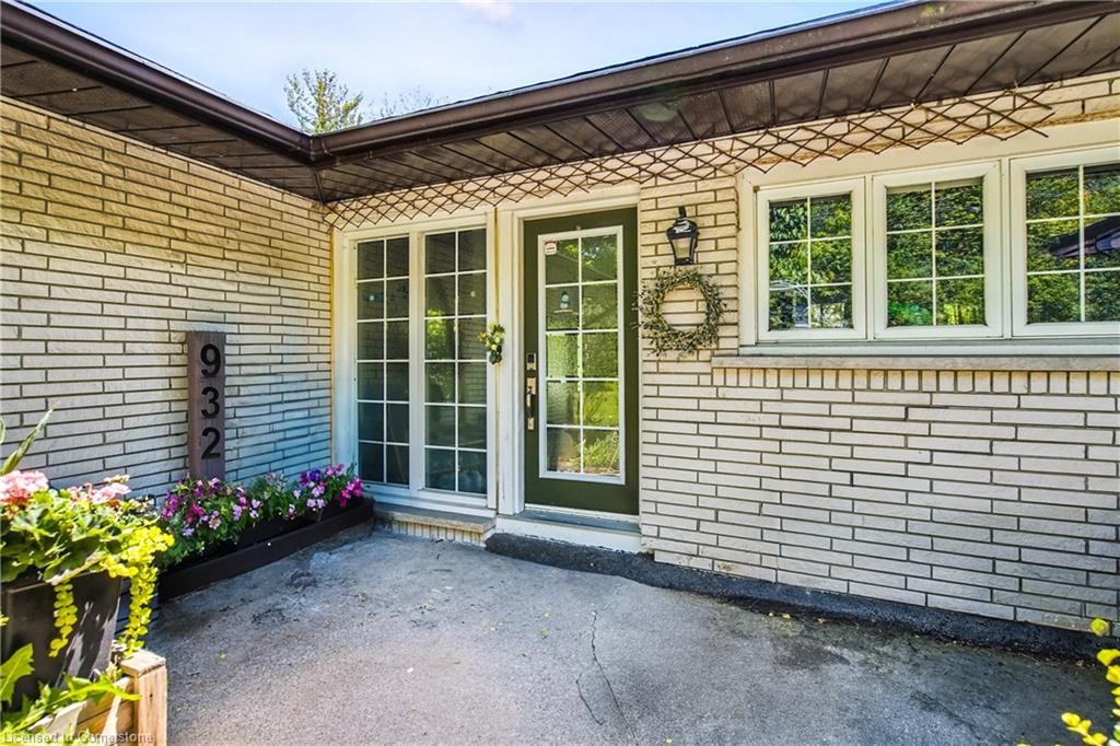 932 Old Dundas Road Property Photo 8