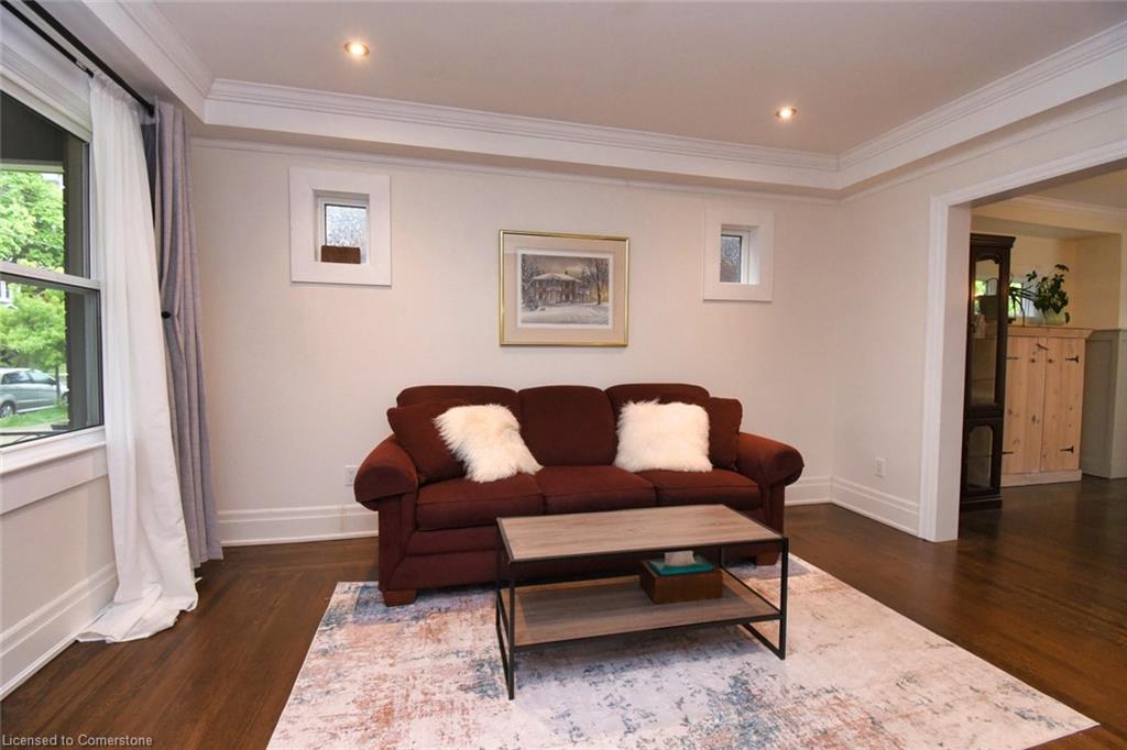 248 Province Street S Property Photo 8