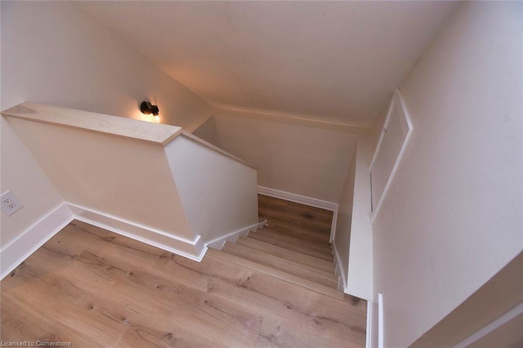248 Province Street S Property Photo 14
