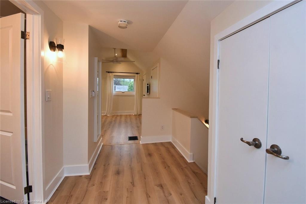 248 Province Street S Property Photo 33