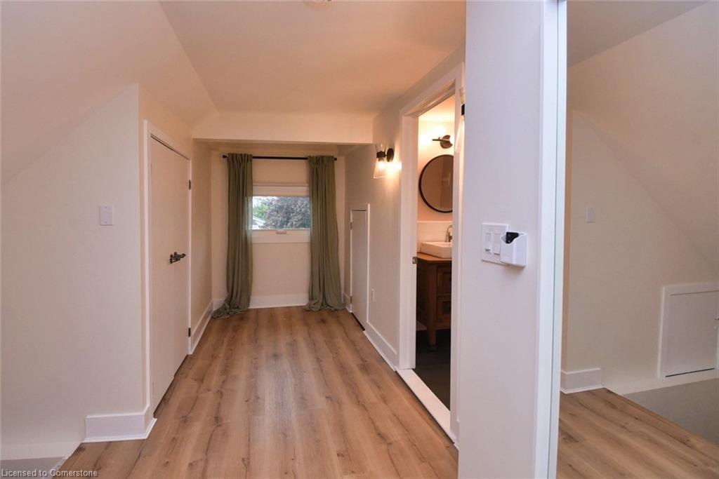 248 Province Street S Property Photo 34