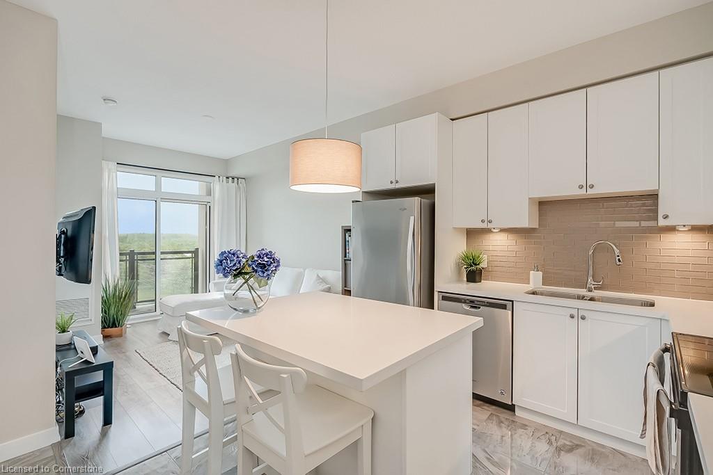 707-2486 Old Bronte Road Property Photo 4