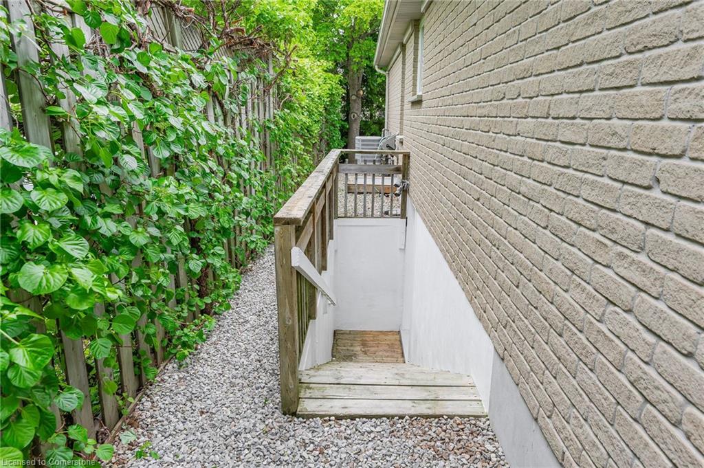 12 Euclid Avenue Property Photo 5
