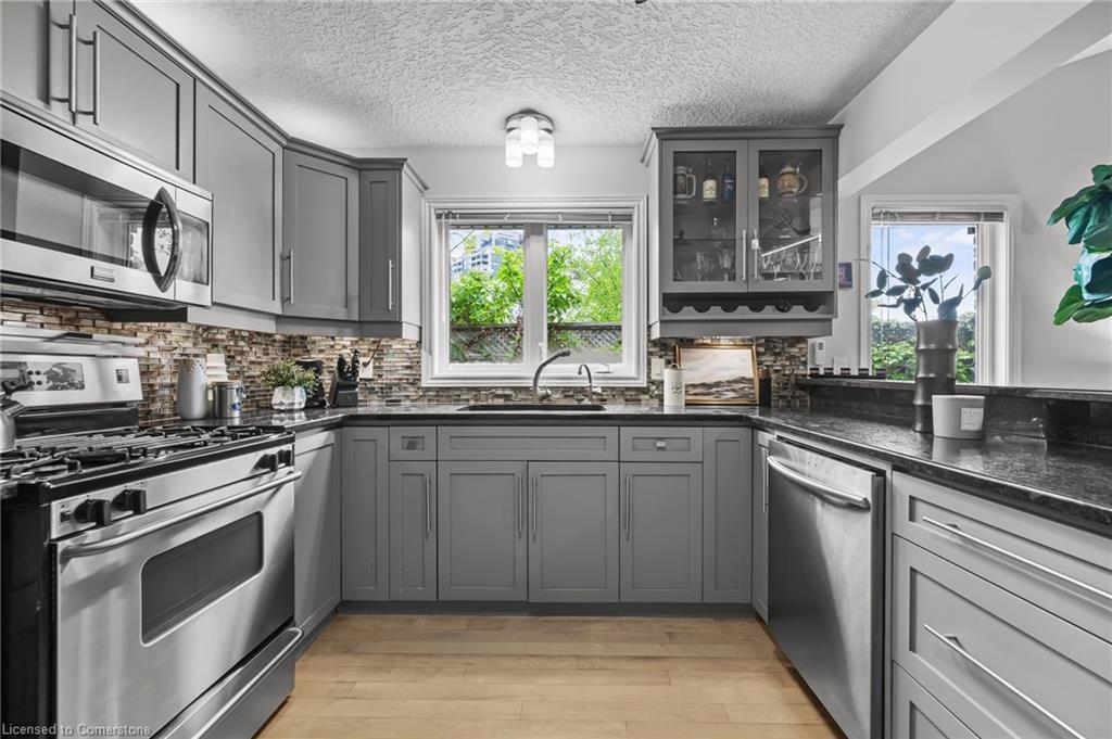 12 Euclid Avenue Property Photo 13