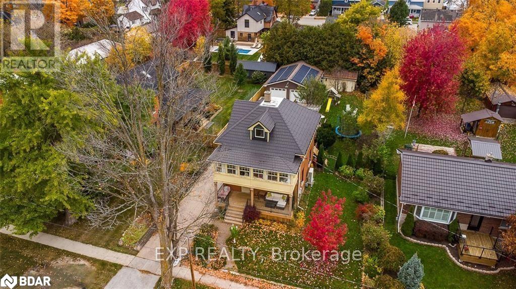 12 Elizabeth Street W Property Photo 3