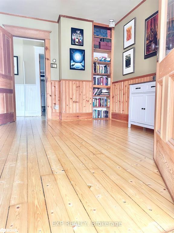 12 Elizabeth Street W Property Photo 17
