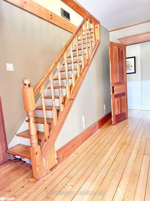 12 Elizabeth Street W Property Photo 19