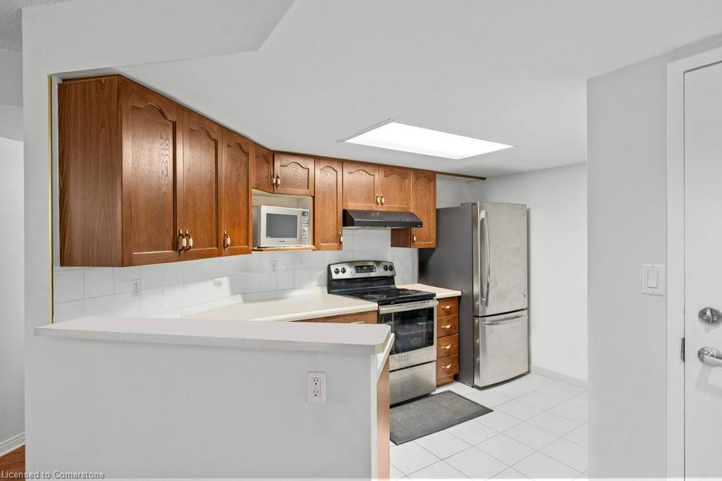 210-3499 Upper Middle Road Property Photo 12