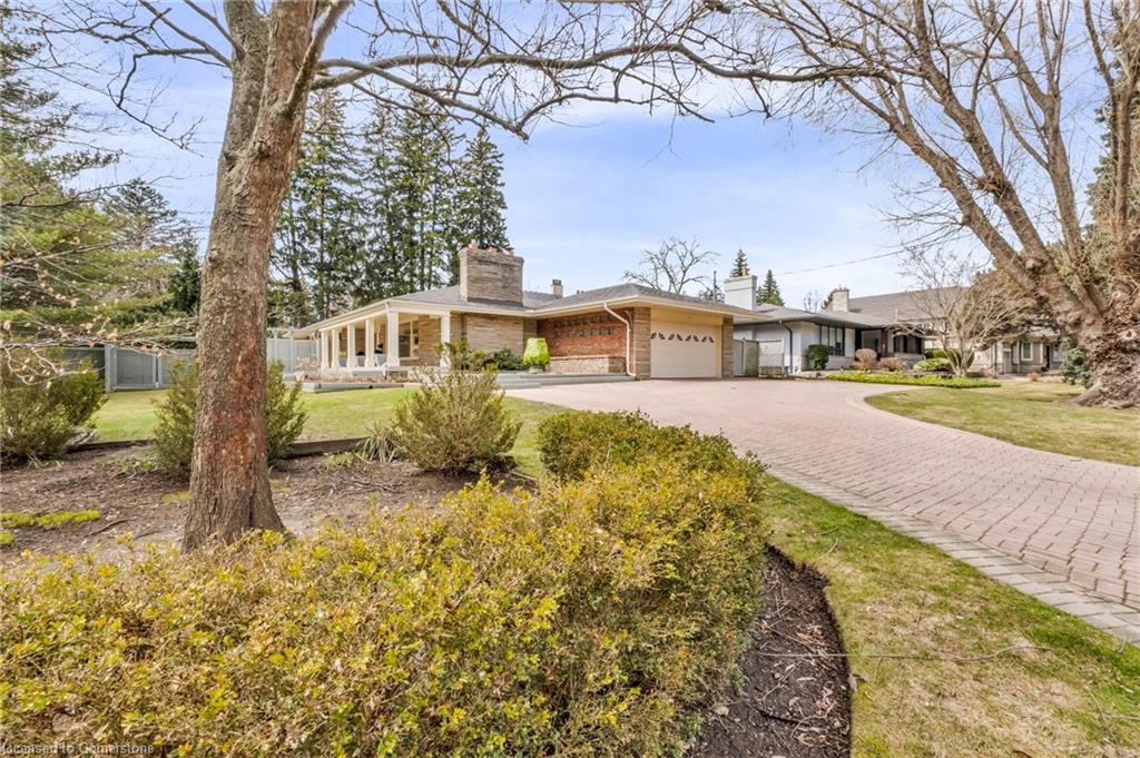 1123 Lakeshore Road E Property Photo 1