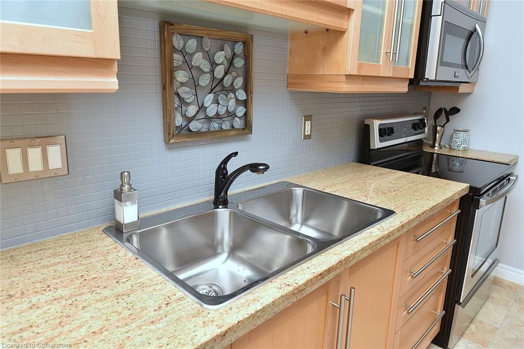 8 Carmichael Trail Property Photo 15