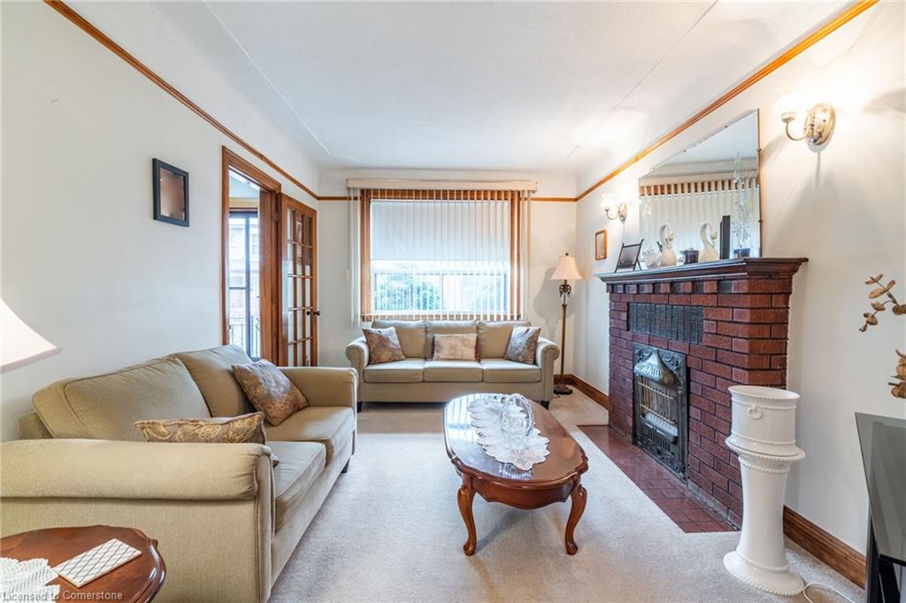 204 Emerald Street N Property Photo 10