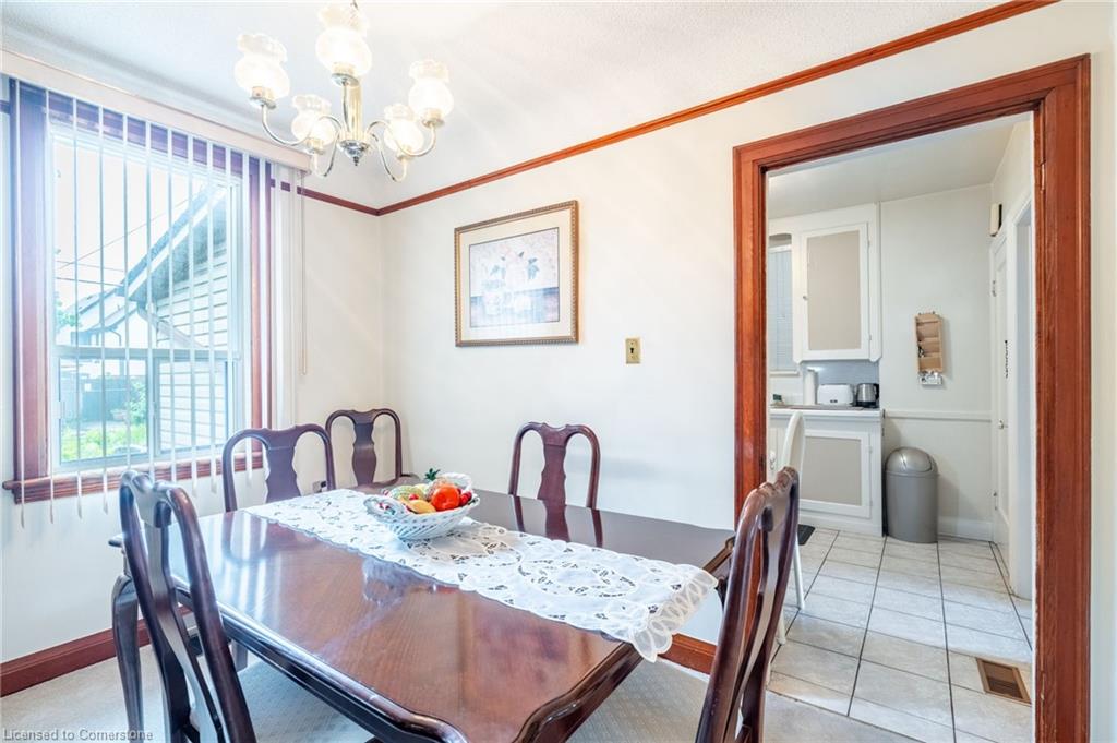 204 Emerald Street N Property Photo 12