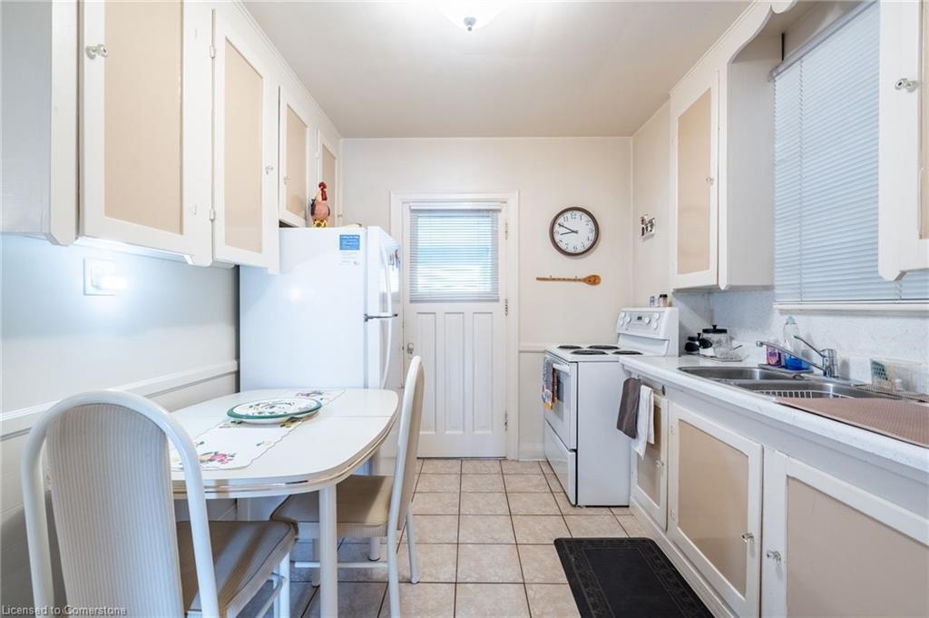 204 Emerald Street N Property Photo 16