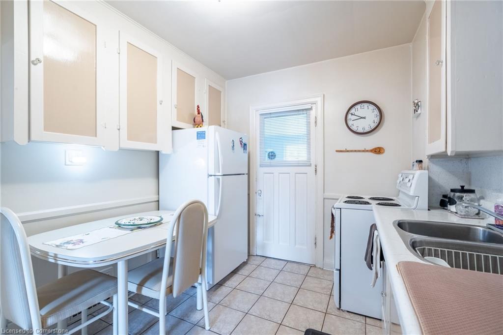 204 Emerald Street N Property Photo 17