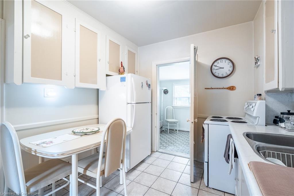 204 Emerald Street N Property Photo 19