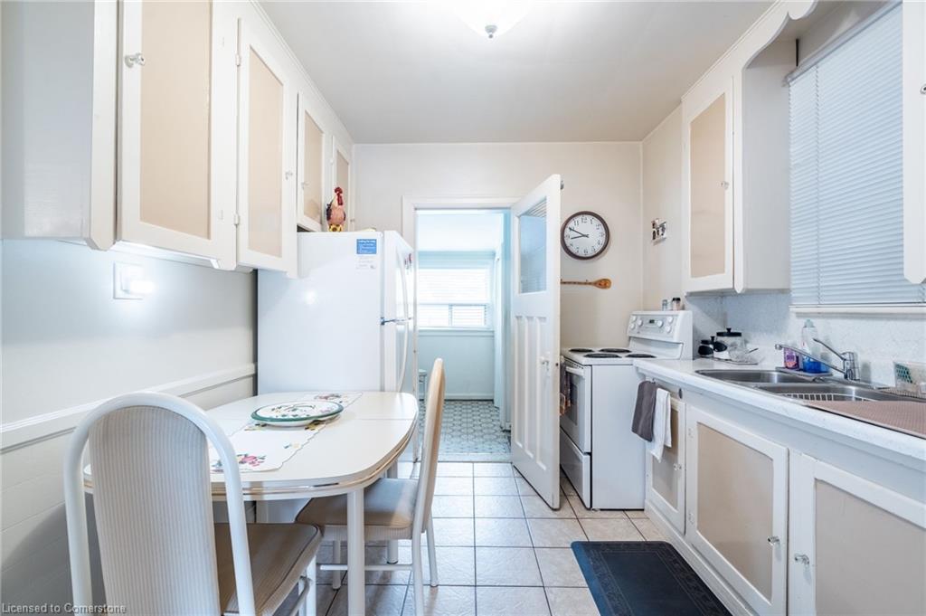 204 Emerald Street N Property Photo 21