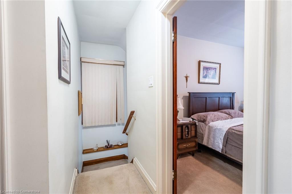 204 Emerald Street N Property Photo 26