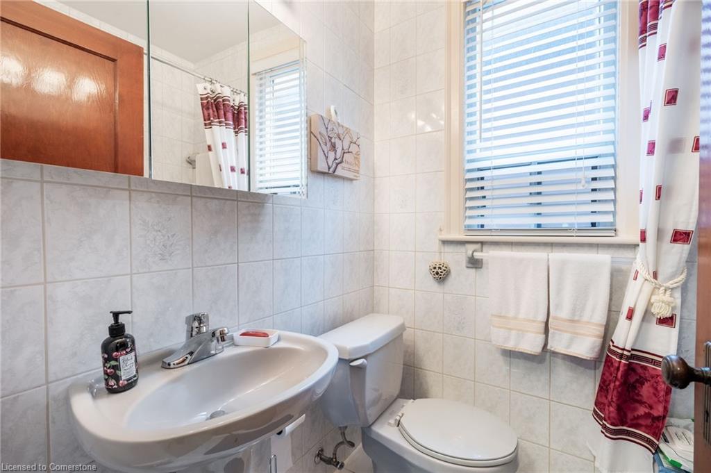 204 Emerald Street N Property Photo 27