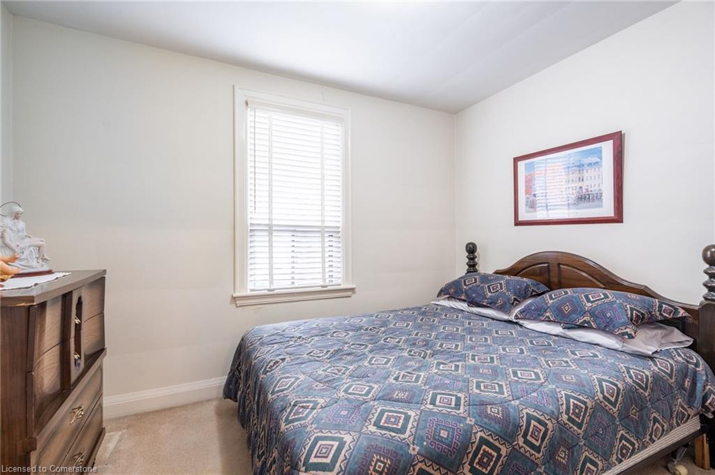 204 Emerald Street N Property Photo 29