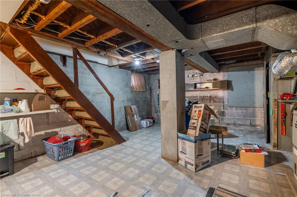 204 Emerald Street N Property Photo 35