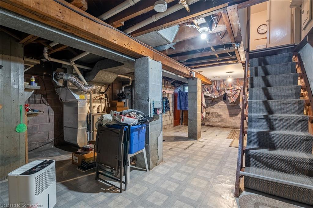 204 Emerald Street N Property Photo 36