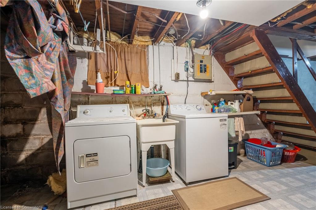 204 Emerald Street N Property Photo 37