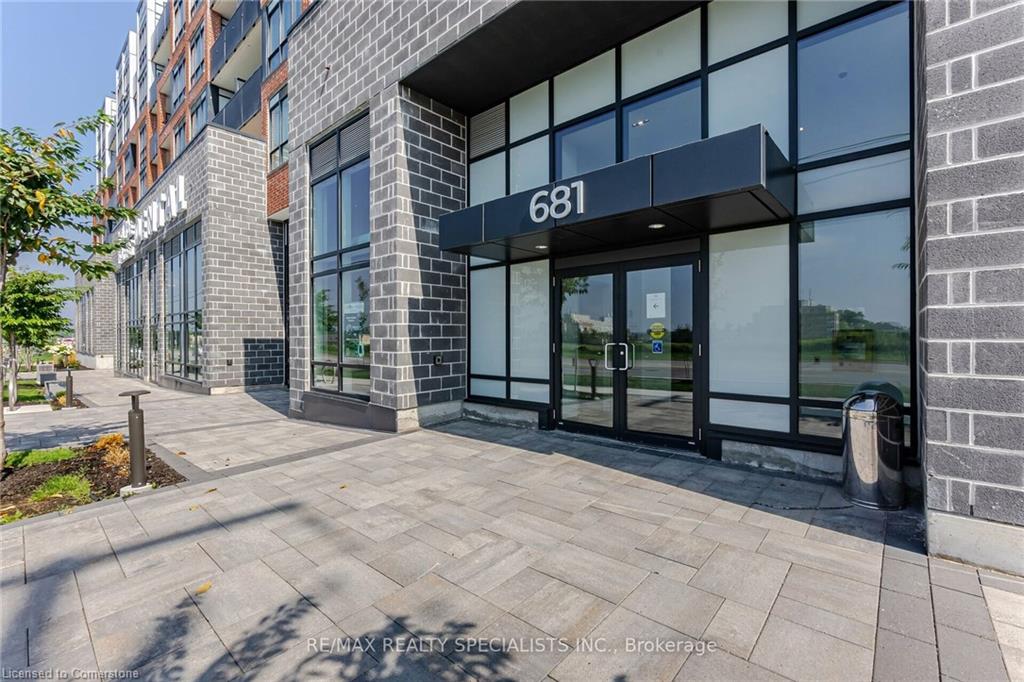 108-681 Yonge Street Property Photo 2