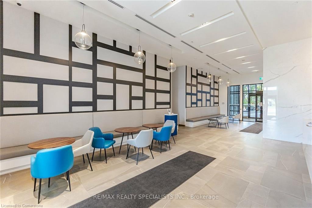 108-681 Yonge Street Property Photo 5