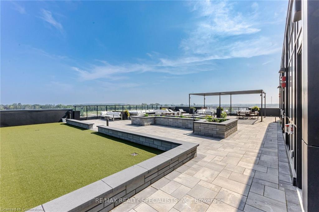 108-681 Yonge Street Property Photo 35