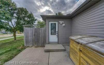99 Broken Oak Crescent Property Photo 2