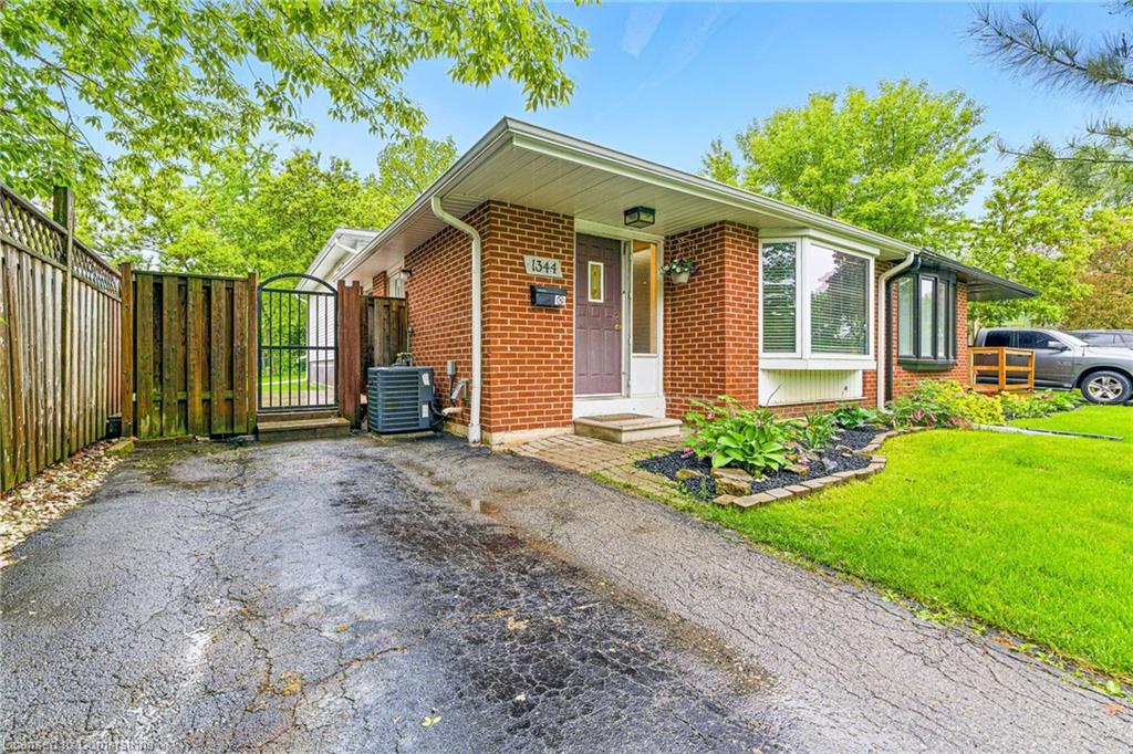 1344 Colonsay Drive Property Photo 1