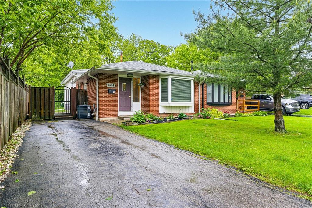 1344 Colonsay Drive Property Photo 2