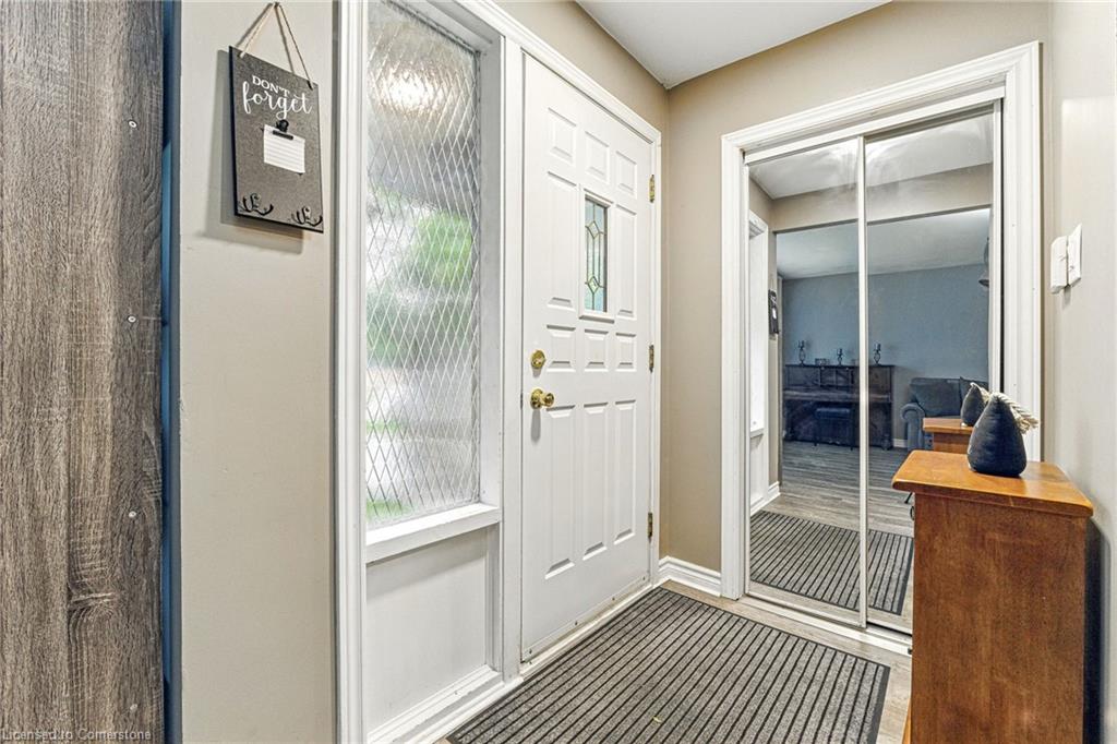 1344 Colonsay Drive Property Photo 4