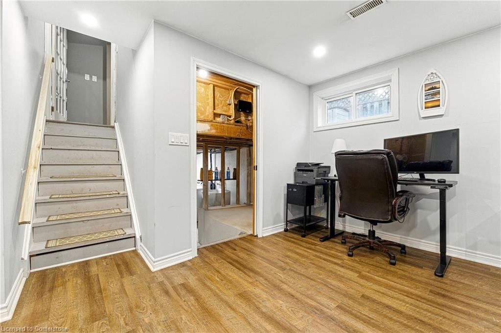 1344 Colonsay Drive Property Photo 29