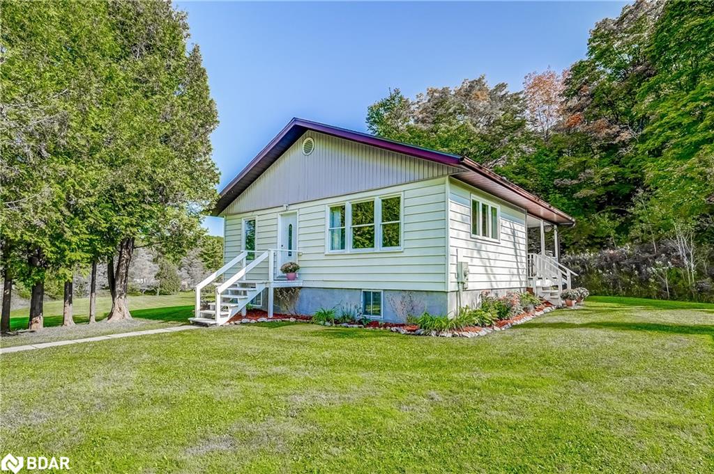 949 Raymond Road Property Photo 3