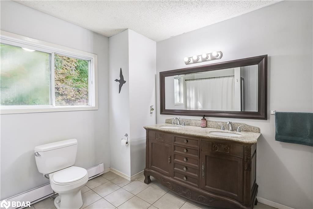 949 Raymond Road Property Photo 10