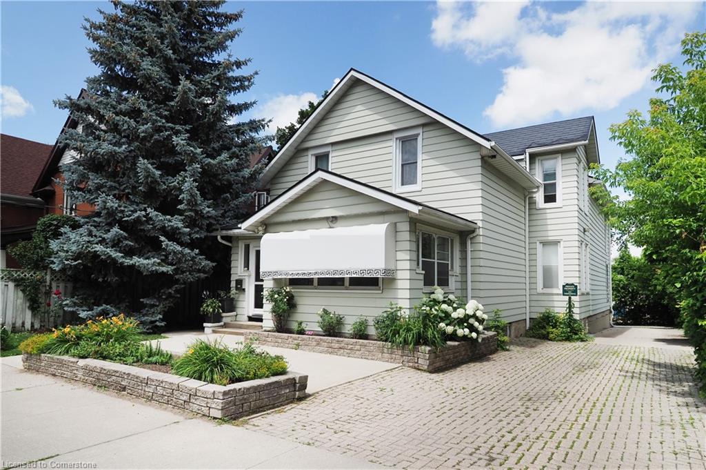 64 Francis Street N Property Photo 1