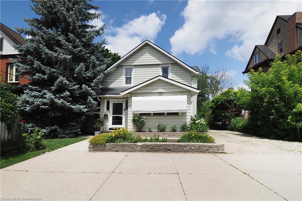 64 Francis Street N Property Photo 2